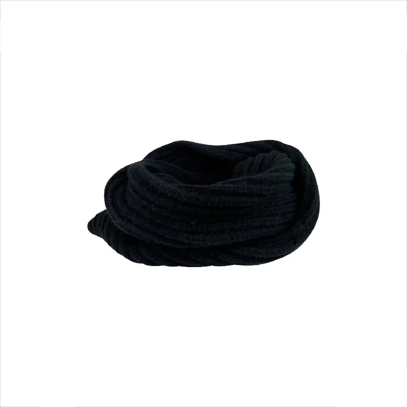 Lodge Knit Loop Scarf In Black