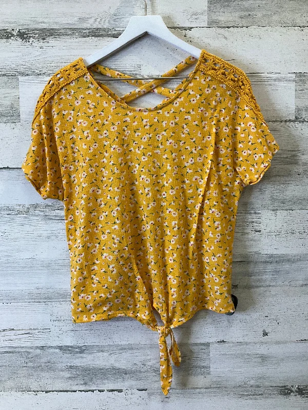 Yellow Top Short Sleeve Iz Byer, Size M