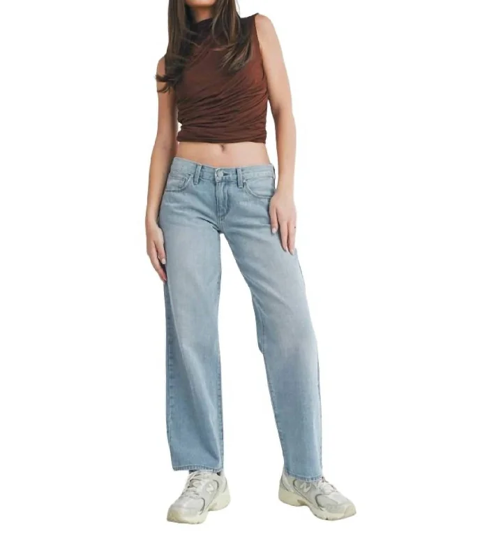 Low Rise Loose Jean In Light Wash